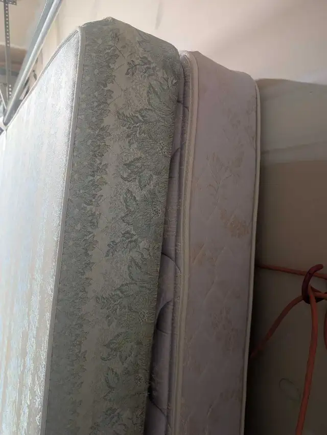 Queen Bed - Can Deliver - Photo 3