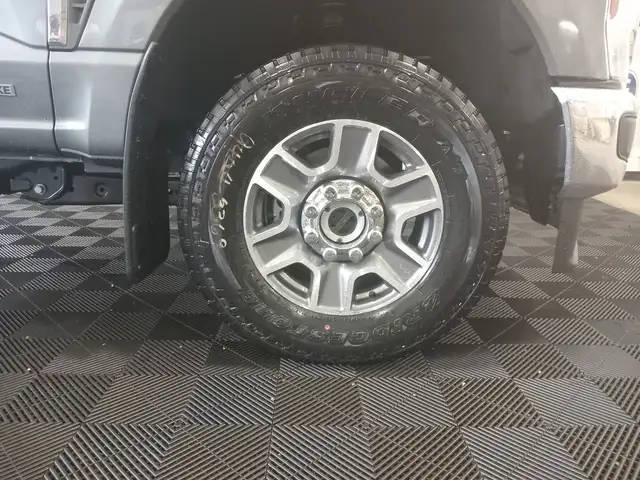 2024 Ford F-350 LARIAT | 618A | FX4 OFF ROAD PACKAGE - Photo 4