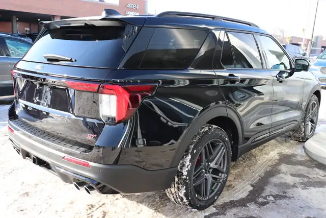 2026 Ford Explorer ST - Photo 4