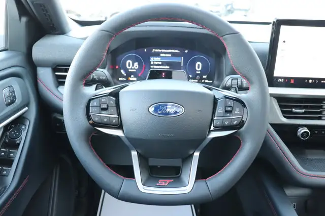 2026 Ford Explorer ST - Photo 9