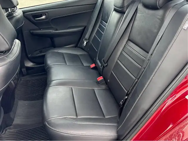 2016 Toyota Camry XLE - LTHR! NAV! BACK-UP CAM! BSM! SUNROOF! - Photo 2