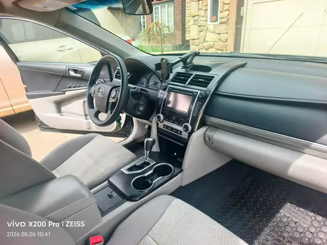 2012 Toyota Camry 4dr Sdn I4 Auto LE - Photo 3