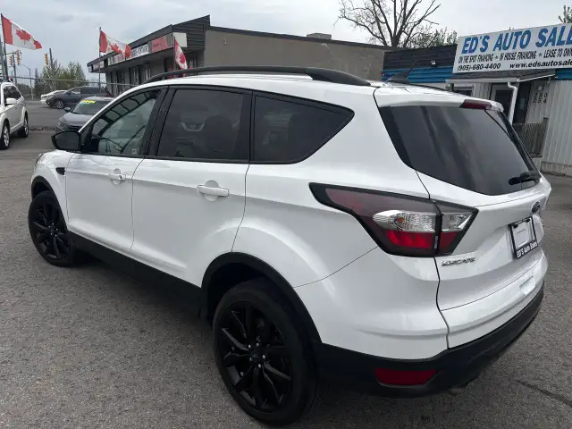 2018 Ford Escape SE, 4WD, Alloys, P. Seats, Back-Up-Camera, - Photo 5