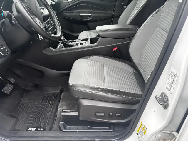 2018 Ford Escape SE, 4WD, Alloys, P. Seats, Back-Up-Camera, - Photo 14