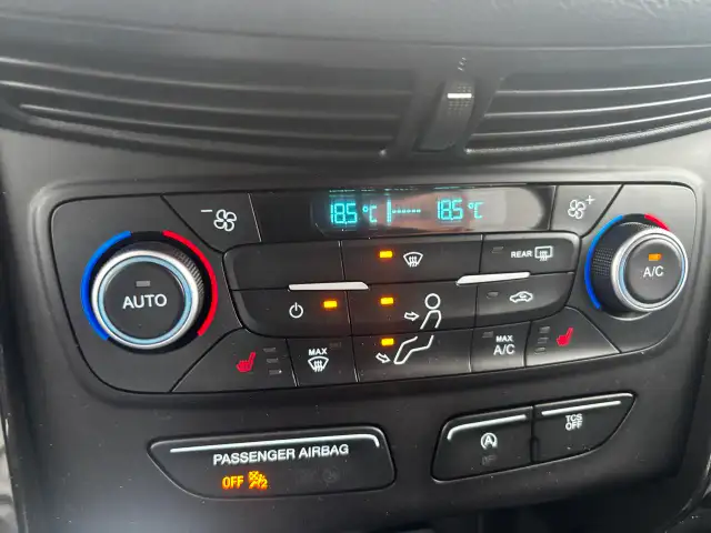 2018 Ford Escape SE, 4WD, Alloys, P. Seats, Back-Up-Camera, - Photo 17
