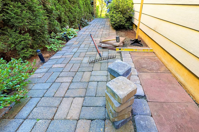 Interlocking Patios, Walkways & Retaining Walls - Landscaping - Photo 2