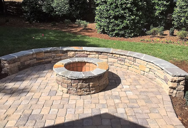 Interlocking Patios, Walkways & Retaining Walls - Landscaping - Photo 4
