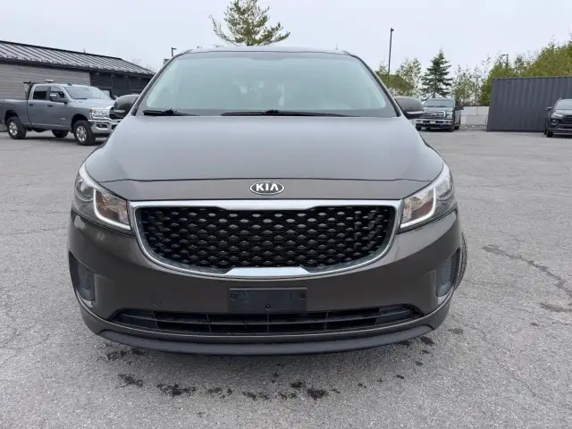 2017 Kia Sedona LX LX | 7 PASSENGER | B/U CAM | BLUETOOTH | A... - Photo 2