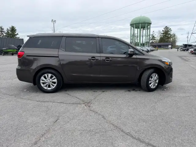 2017 Kia Sedona LX LX | 7 PASSENGER | B/U CAM | BLUETOOTH | A... - Photo 8