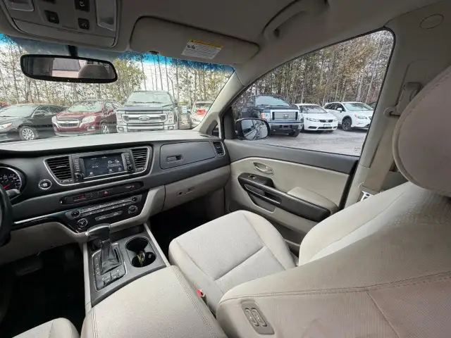 2017 Kia Sedona LX LX | 7 PASSENGER | B/U CAM | BLUETOOTH | A... - Photo 13