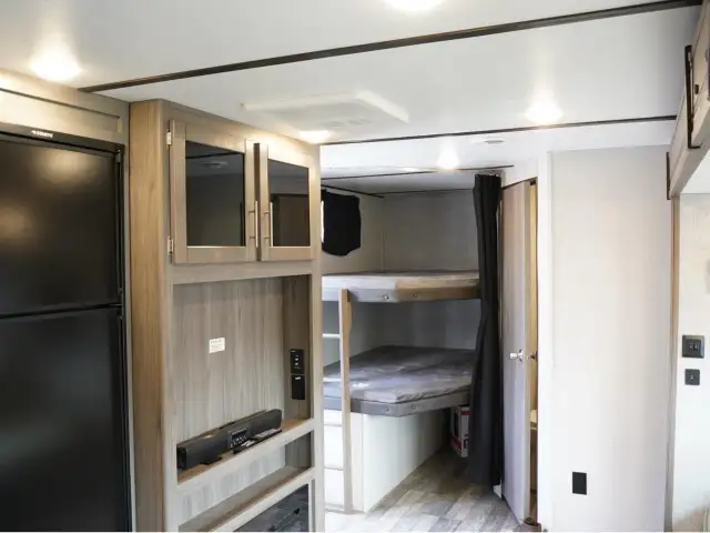 2022 Crossroads VOLANTE 22BH SLEEPS 9 | KING BED | BUNKHOUSE... - Photo 8