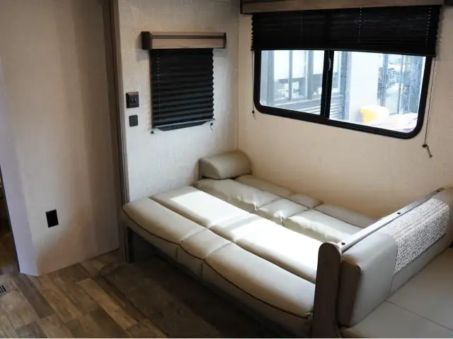 2022 Crossroads VOLANTE 22BH SLEEPS 9 | KING BED | BUNKHOUSE... - Photo 10