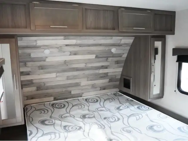 2022 Crossroads VOLANTE 22BH SLEEPS 9 | KING BED | BUNKHOUSE... - Photo 11