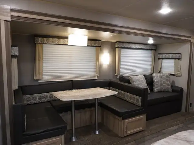 2021 Coachmen Catalina Legacy Edition W/BUNKS OUTDOOR KITCHEN DU - Photo 14