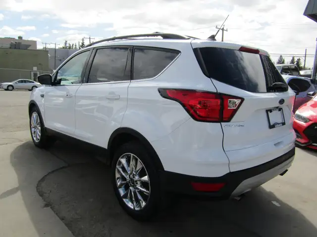 2019 Ford Escape SEL FWD Carplay / Adaptive Cruise / Leather / B - Photo 9