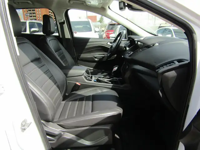 2019 Ford Escape SEL FWD Carplay / Adaptive Cruise / Leather / B - Photo 35