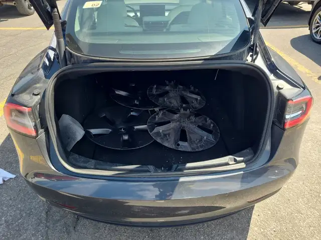 2022 Tesla Model 3 Standard Range l RWD l LFP Battery l FSD Comp - Photo 9