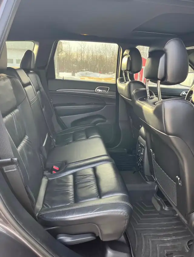 2015 Jeep Grand Cherokee Limited w/ aftermarket rims & New Tires - Photo 5