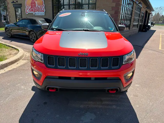 2019 Jeep Compass Trailhawk 4x4! Backup Camera! Htd. Seats! - Photo 2
