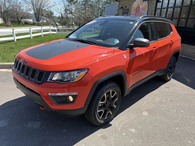 2019 Jeep Compass Trailhawk 4x4! Backup Camera! Htd. Seats! - Photo 3