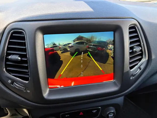 2019 Jeep Compass Trailhawk 4x4! Backup Camera! Htd. Seats! - Photo 16