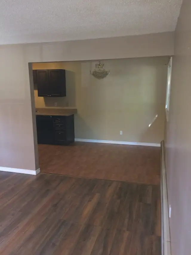 3 Bedrooms quiet well keep building - Photo 3