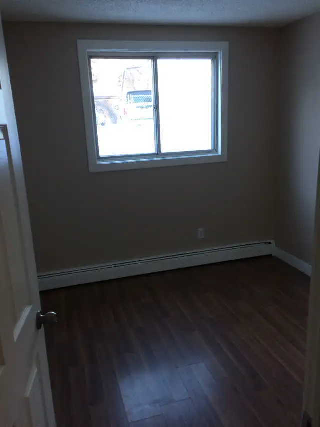 3 Bedrooms quiet well keep building - Photo 7