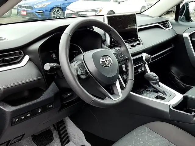 2023 Toyota RAV4 XLE GENUINE | XLE PACKAGE | TOYOTA CERTIFIED... - Photo 10