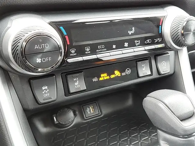 2023 Toyota RAV4 XLE GENUINE | XLE PACKAGE | TOYOTA CERTIFIED... - Photo 16