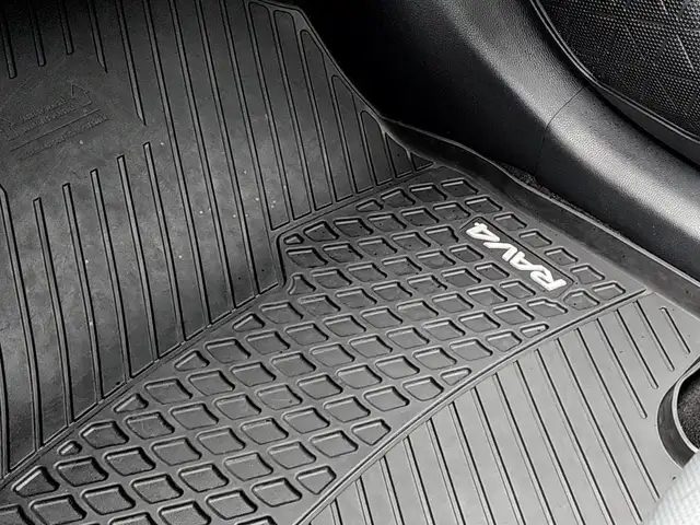 2023 Toyota RAV4 XLE GENUINE | XLE PACKAGE | TOYOTA CERTIFIED... - Photo 19