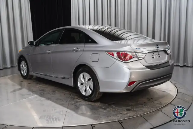 2014 Hyundai Sonata Hybrid - Photo 3