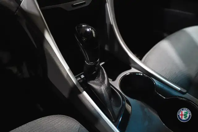 2014 Hyundai Sonata Hybrid - Photo 13