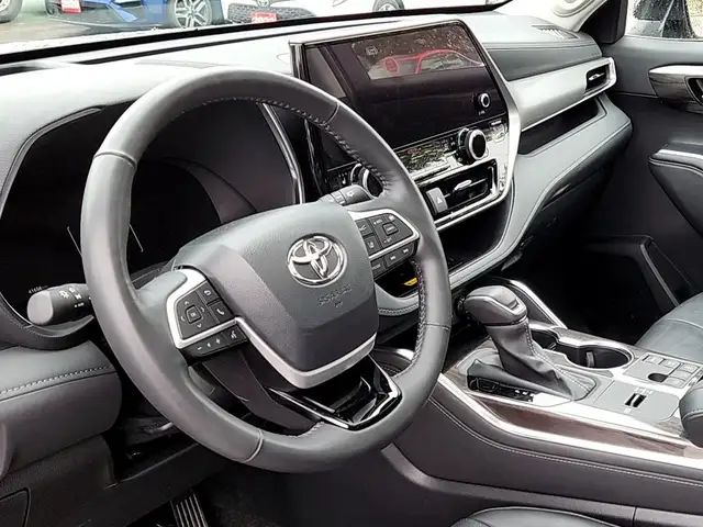 2024 Toyota Highlander Hybrid Limited GENUINE | PLATINUM PACK... - Photo 10