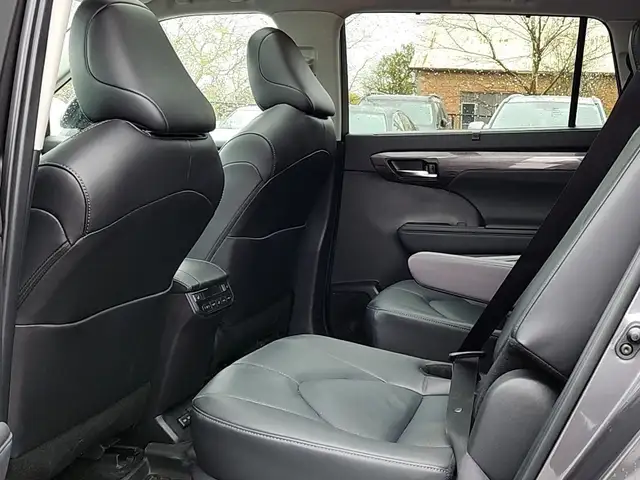 2024 Toyota Highlander Hybrid Limited GENUINE | PLATINUM PACK... - Photo 11