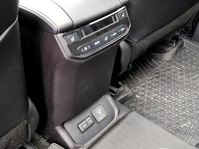 2024 Toyota Highlander Hybrid Limited GENUINE | PLATINUM PACK... - Photo 12