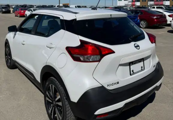 2019 Nissan Kicks SR : No Reported Accidents - Photo 6