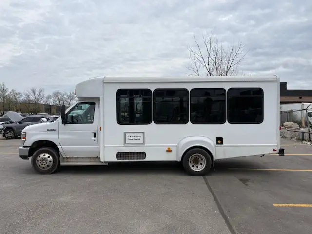 2015 FORD E-350 SD 17-PASSENGER BUS E-350 SD - Photo 4