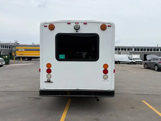 2015 FORD E-350 SD 17-PASSENGER BUS E-350 SD - Photo 5