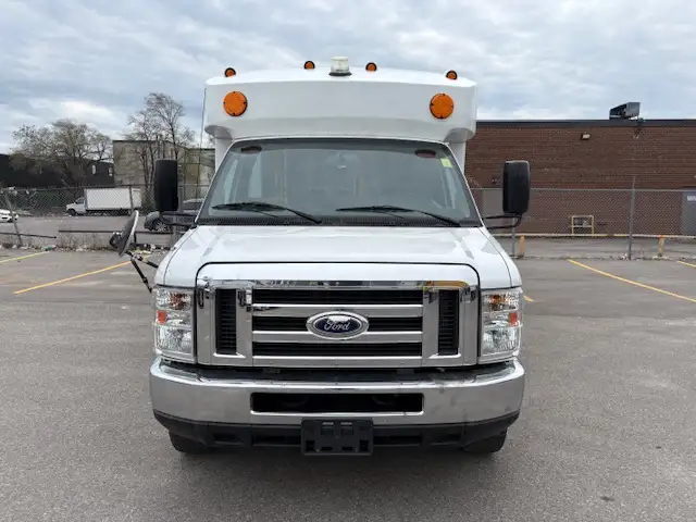 2015 FORD E-350 SD 17-PASSENGER BUS E-350 SD - Photo 7