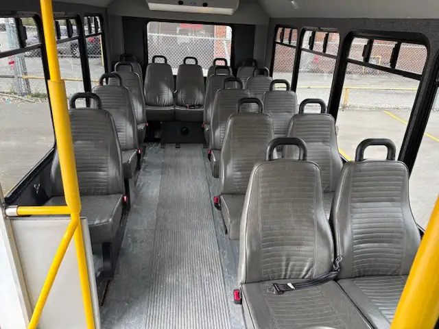 2015 FORD E-350 SD 17-PASSENGER BUS E-350 SD - Photo 10