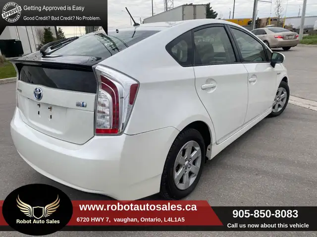 2013 Toyota Prius 5dr HB - Photo 6