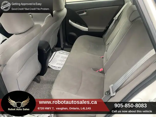2013 Toyota Prius 5dr HB - Photo 9