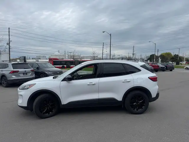 2021 Ford Escape SE AWD NAVI B/SPOT L/ASSIST P/START CARPLAY CAM - Photo 4