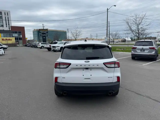2021 Ford Escape SE AWD NAVI B/SPOT L/ASSIST P/START CARPLAY CAM - Photo 6