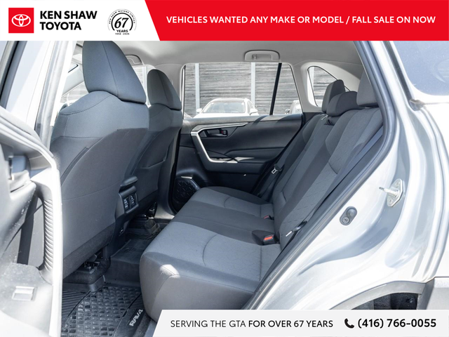 2023 Toyota RAV4 LE ALL NEW TIRES / HEATED SEATS / BACK UP CA... - Photo 22