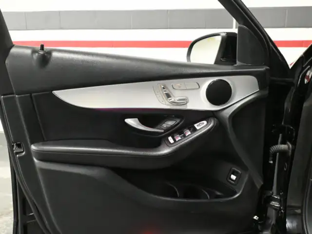 2022 Mercedes-Benz GLC 300 4MATIC Navigation Panoramic Roof Ambi - Photo 11
