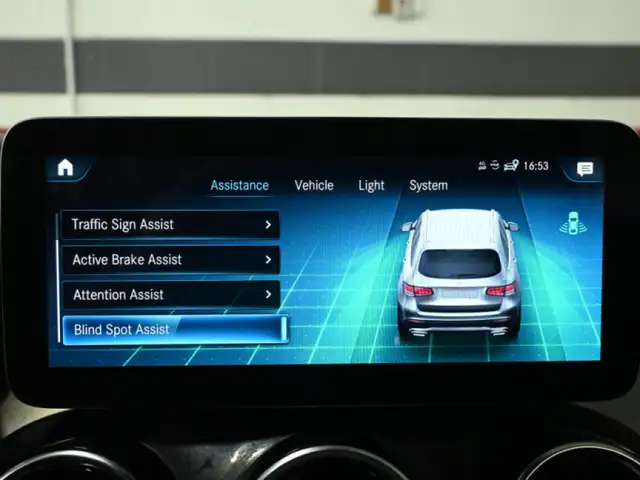 2022 Mercedes-Benz GLC 300 4MATIC Navigation Panoramic Roof Ambi - Photo 19