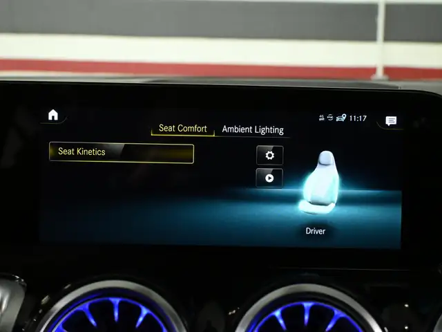 2023 Mercedes-Benz GLB 250 4MATIC No Accident Panoramic Roof Amb - Photo 17