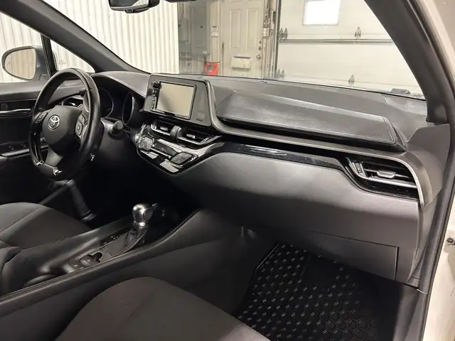 Toyota C-HR XLE TA 2018 à vendre - Photo 20