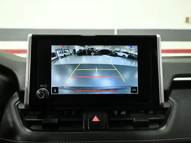 2024 Toyota RAV4 LE No Accident Radar Cruise Lane Assist Blind S - Photo 18